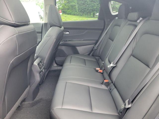 Photo of 2025 Everest White P Nissan Murano