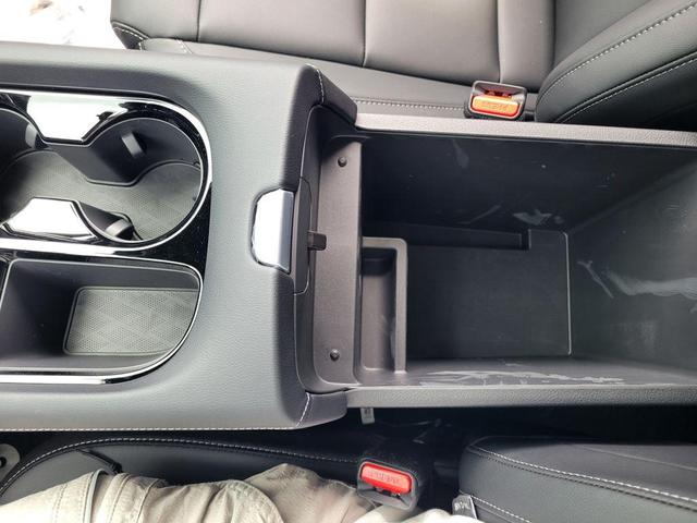 Photo of 2025 Champagne Silve Nissan Murano
