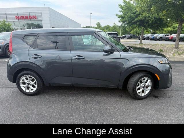 Photo of 2022 Gravity Gray Kia Soul