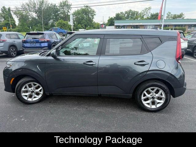 Photo of 2022 Gravity Gray Kia Soul