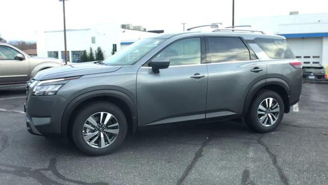 Photo of 2025 Gun Metallic Nissan Pathfinder