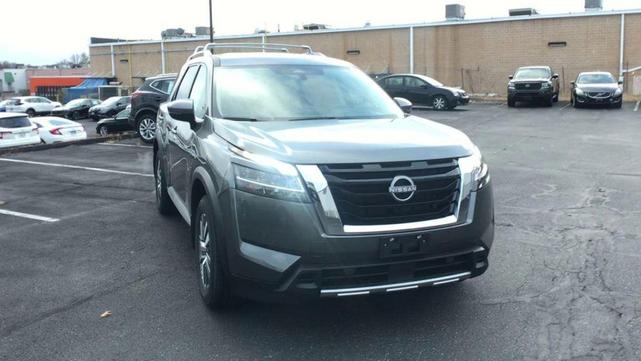 Photo of 2025 Gun Metallic Nissan Pathfinder