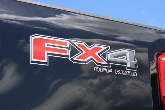 Photo of 2024 Agate Black Metallic Ford F-250