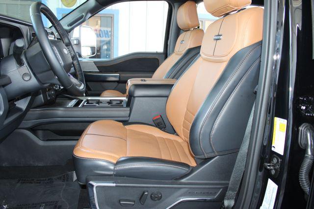 Photo of 2024 Agate Black Metallic Ford F-250
