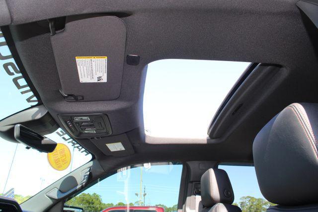 Photo of 2023 Summit White GMC Sierra 1500