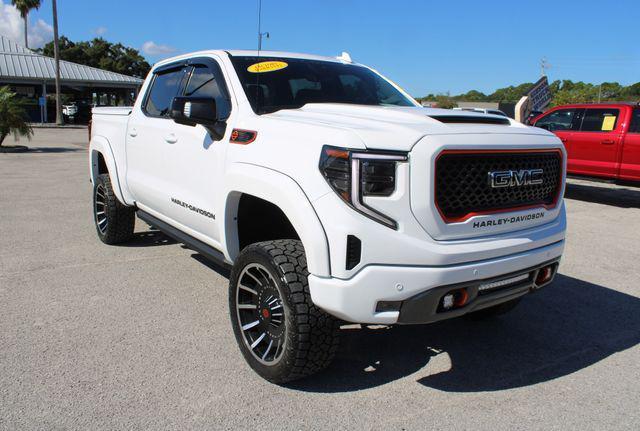 Photo of 2023 Summit White GMC Sierra 1500