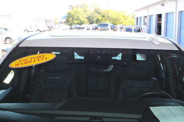 Photo of 2023 Summit White GMC Sierra 1500