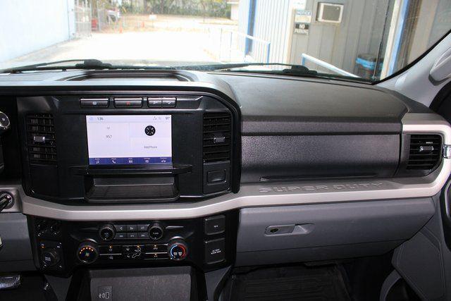 Photo of 2024 Oxford White Ford F-250