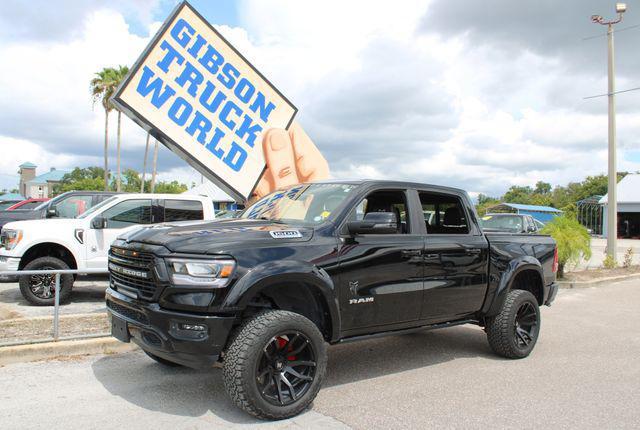 Photo of 2023 Diamond Black Crystal Pearlcoat RAM 1500