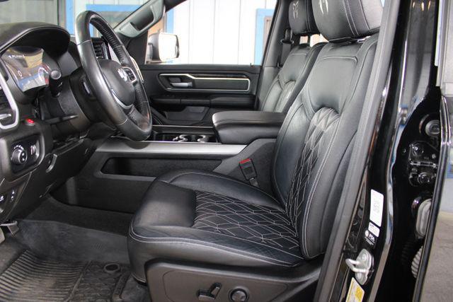 Photo of 2023 Diamond Black Crystal Pearlcoat RAM 1500