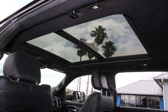 Photo of 2023 Diamond Black Crystal Pearlcoat RAM 1500
