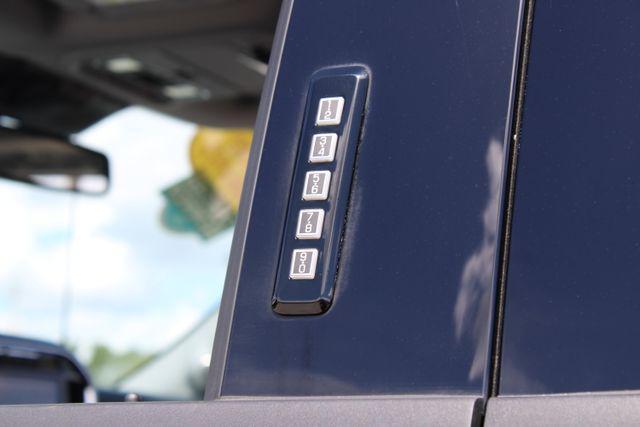 Photo of 2024 Agate Black Metallic Ford F-250