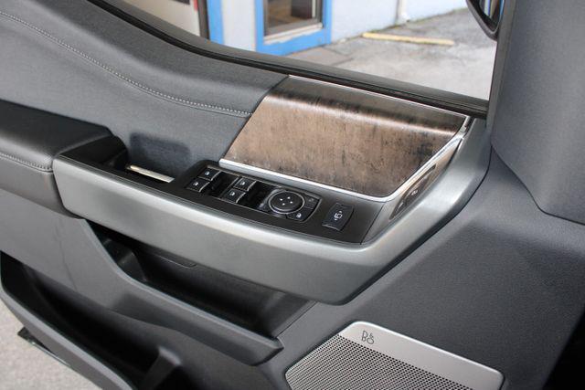 Photo of 2024 Agate Black Metallic Ford F-250