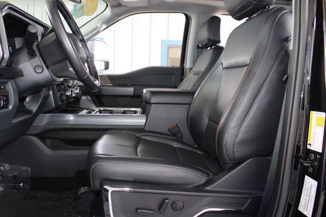 Photo of 2024 Agate Black Metallic Ford F-250