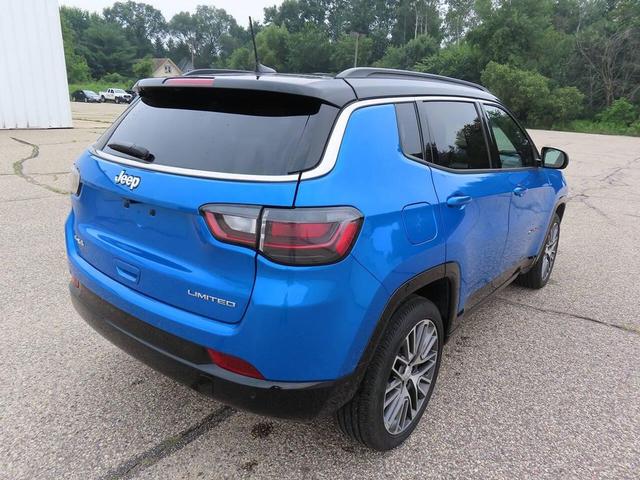 Photo of 2024 Hydro Blue Pearlcoat Jeep Compass
