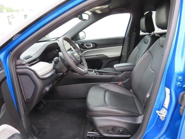 Photo of 2024 Hydro Blue Pearlcoat Jeep Compass