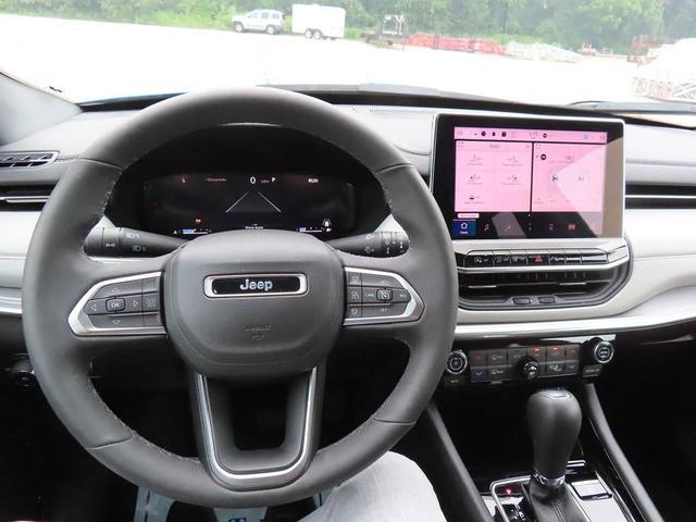 Photo of 2024 Hydro Blue Pearlcoat Jeep Compass