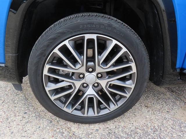 Photo of 2024 Hydro Blue Pearlcoat Jeep Compass