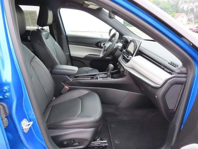 Photo of 2024 Hydro Blue Pearlcoat Jeep Compass