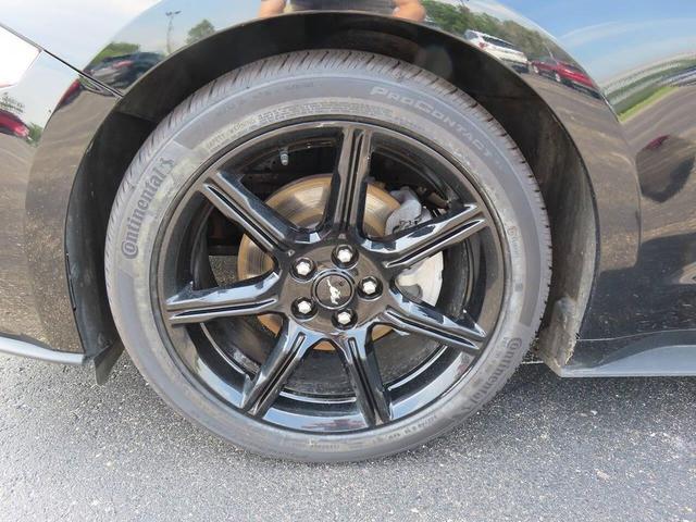 Photo of 2020 Shadow Black Ford Mustang