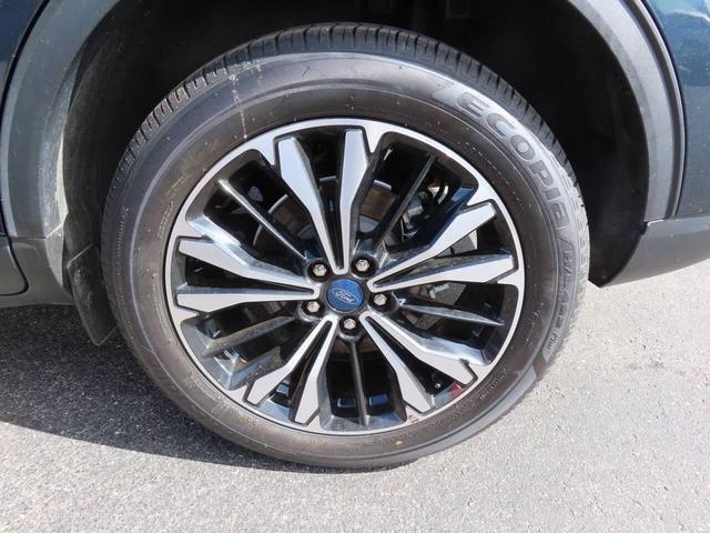 Photo of 2022 Atlas Blue Ford Escape