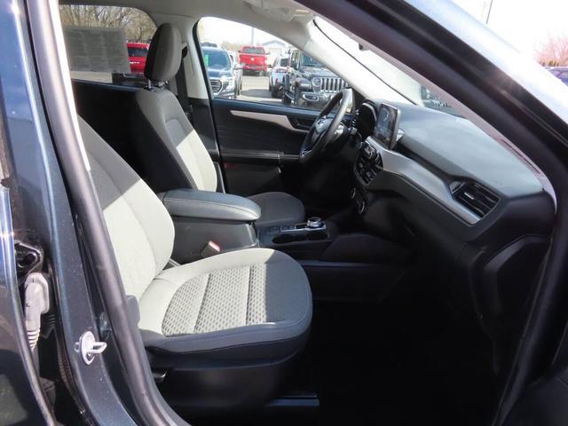 Photo of 2022 Atlas Blue Ford Escape