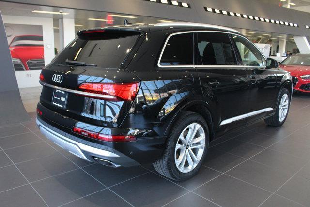 Photo of 2025 Mythos Black Metallic Audi Q7