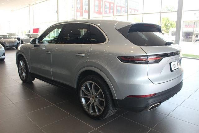 Photo of 2020 Dolomite Silver Metallic Porsche Cayenne
