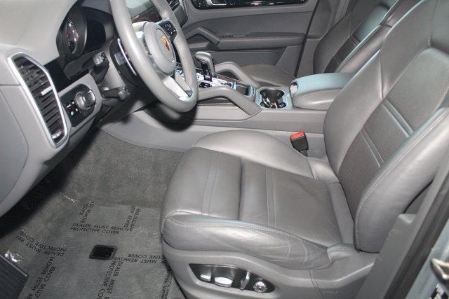 Photo of 2020 Dolomite Silver Metallic Porsche Cayenne
