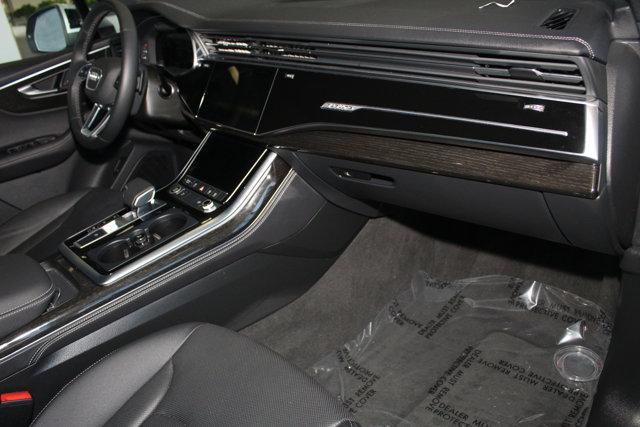 Photo of 2025 Satellite Silver Metallic Audi Q7