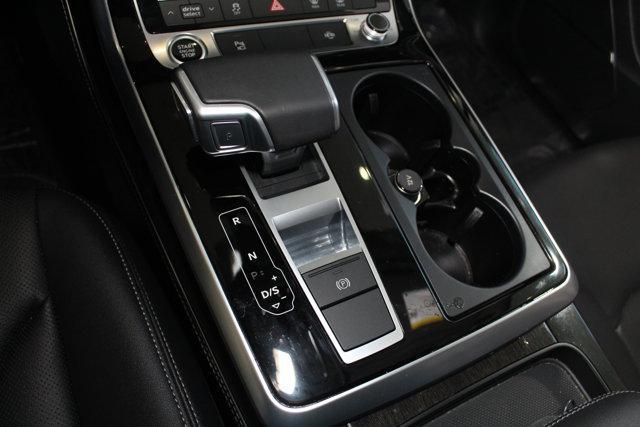 Photo of 2025 Satellite Silver Metallic Audi Q7