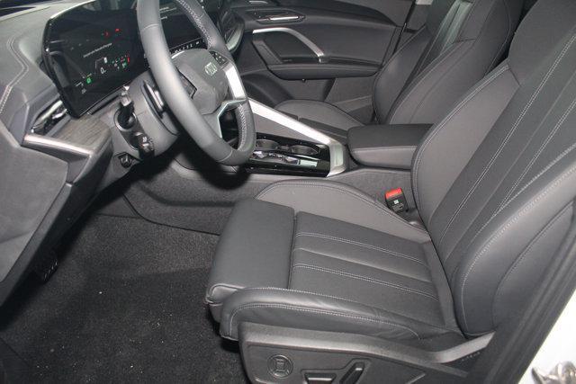 Photo of 2025 Glacier White Metallic Audi Q5