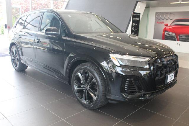 Photo of 2025 Mythos Black Metallic Audi Q7