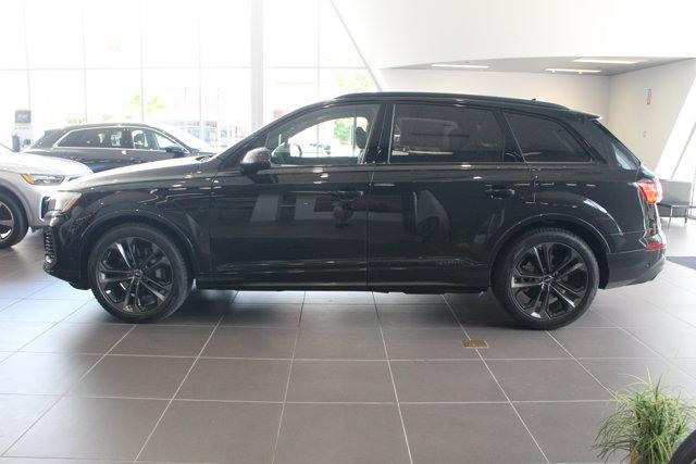 Photo of 2025 Mythos Black Metallic Audi Q7