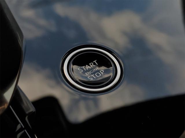 Photo of 2025 Charente Grey Premium Metallic Land Rover Range Rover Sport