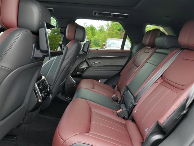 Photo of 2025 Charente Grey Premium Metallic Land Rover Range Rover Sport