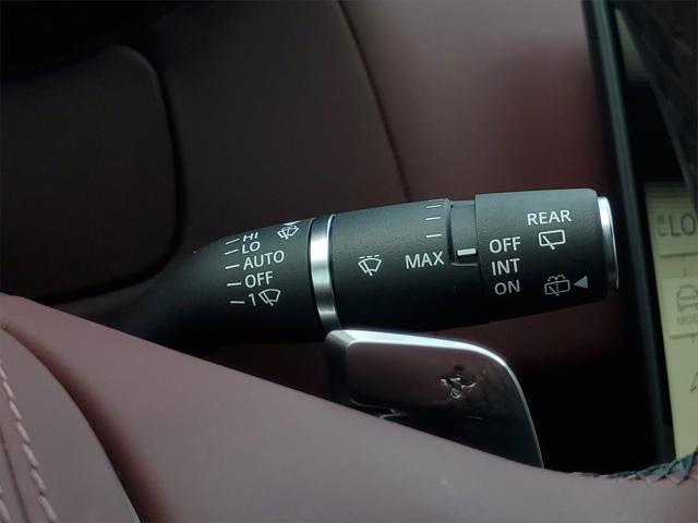 Photo of 2025 Charente Grey Premium Metallic Land Rover Range Rover Sport