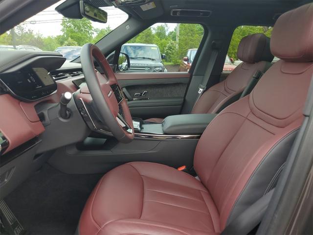 Photo of 2025 Charente Grey Premium Metallic Land Rover Range Rover Sport