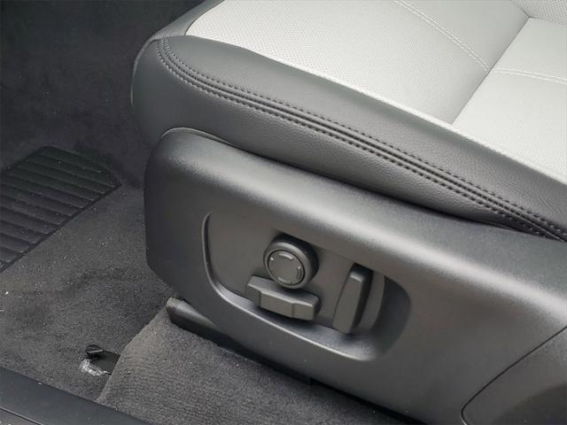 Photo of 2026 Santorini Black Metallic Land Rover Range Rover Velar