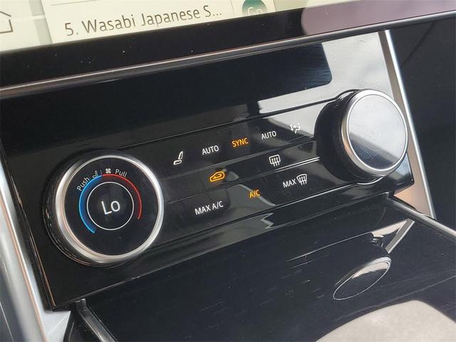 Photo of 2023 White Land Rover Range Rover