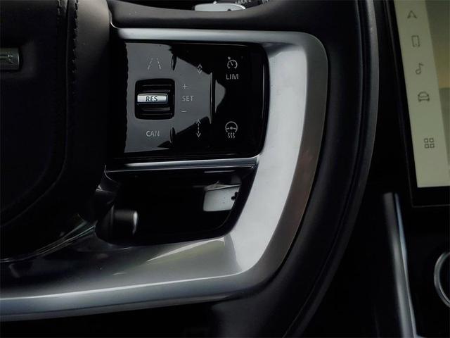 Photo of 2023 White Land Rover Range Rover