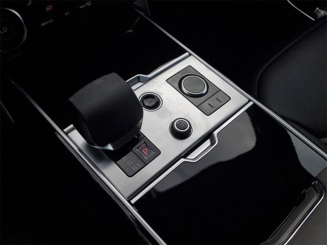 Photo of 2023 White Land Rover Range Rover