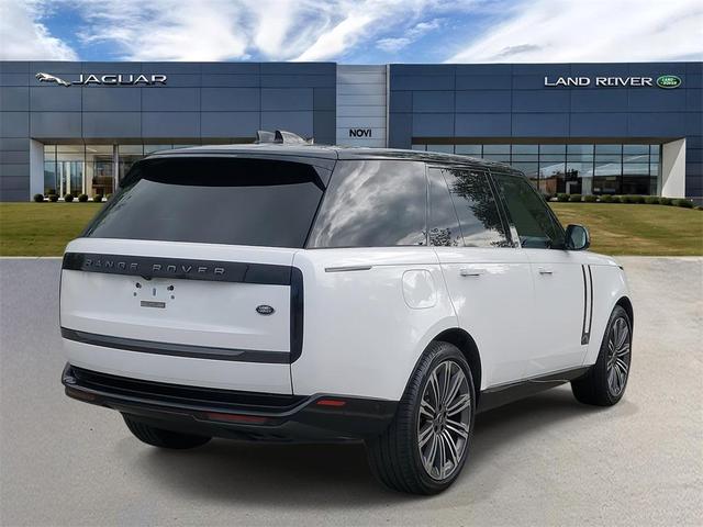 Photo of 2023 White Land Rover Range Rover