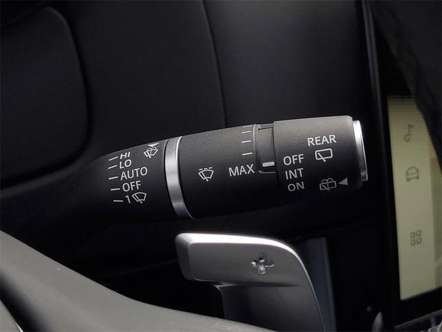 Photo of 2023 White Land Rover Range Rover