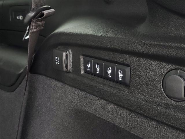 Photo of 2023 Silver Zynith Jeep Grand Cherokee L