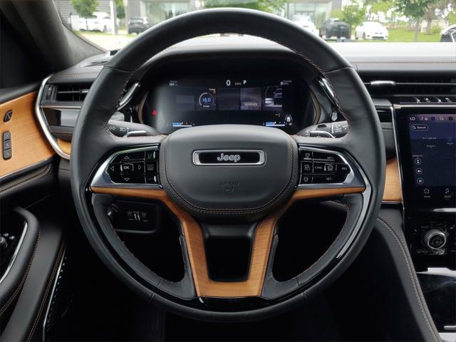 Photo of 2023 Silver Zynith Jeep Grand Cherokee L