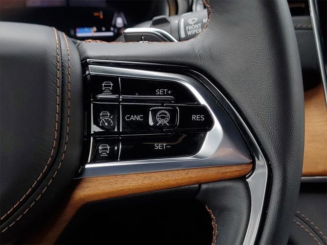 Photo of 2023 Silver Zynith Jeep Grand Cherokee L