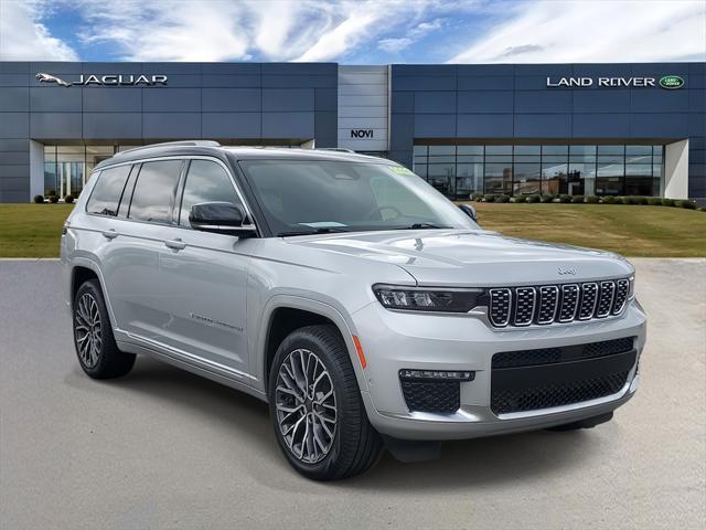 Photo of 2023 Silver Zynith Jeep Grand Cherokee L