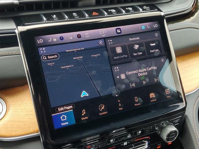 Photo of 2023 Silver Zynith Jeep Grand Cherokee L