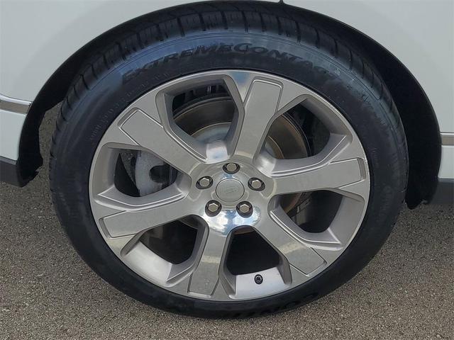 Photo of 2017 White Land Rover Range Rover
